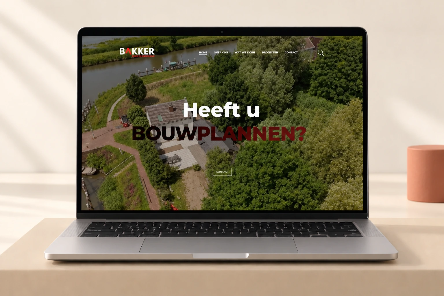 Website van Bakker Bouw op een laptop